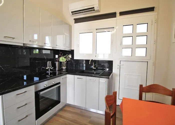 Maria\'S Beach Apartments